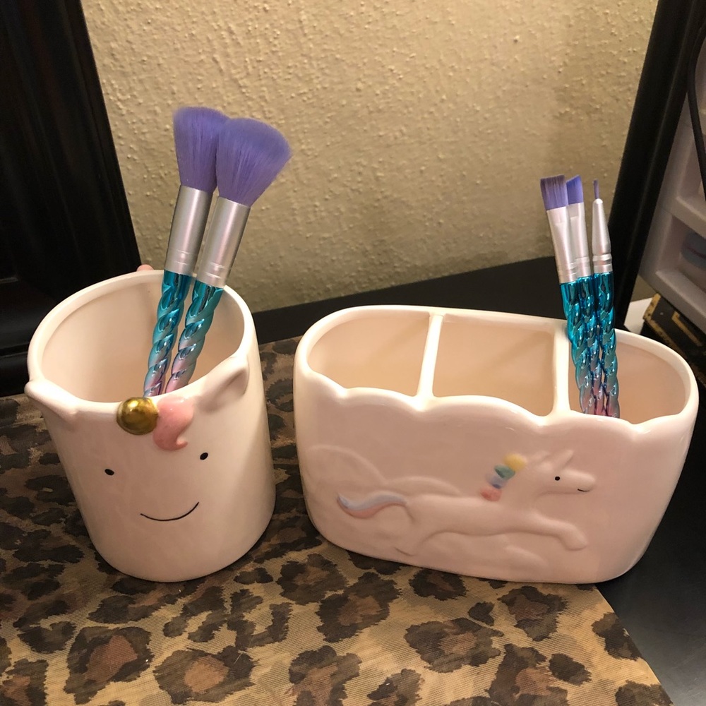 Unicorn ceramic makeup brush holders 🦄